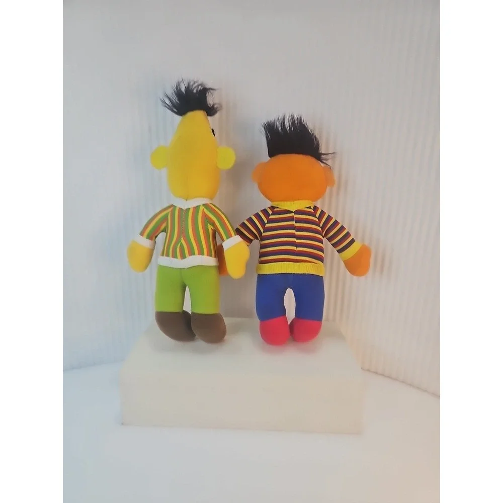 VINTAGE stuffed Sesame Street Bert And Earnie Stuffed Plush , Lot , 8 Intch